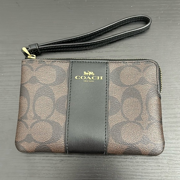 Coach F58035 Horse & Carriage Black Signature Jacquard Brown Leather Wristlet - Picture 1 of 14